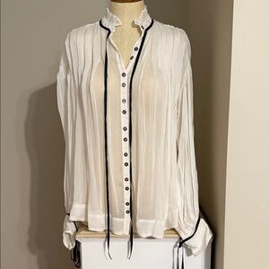 Free people Elegant White Button-Up Blouse. Never worn